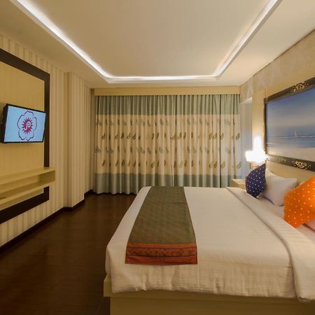 Grand Puri Saron Yogyakarta Hotell Eksteriør bilde