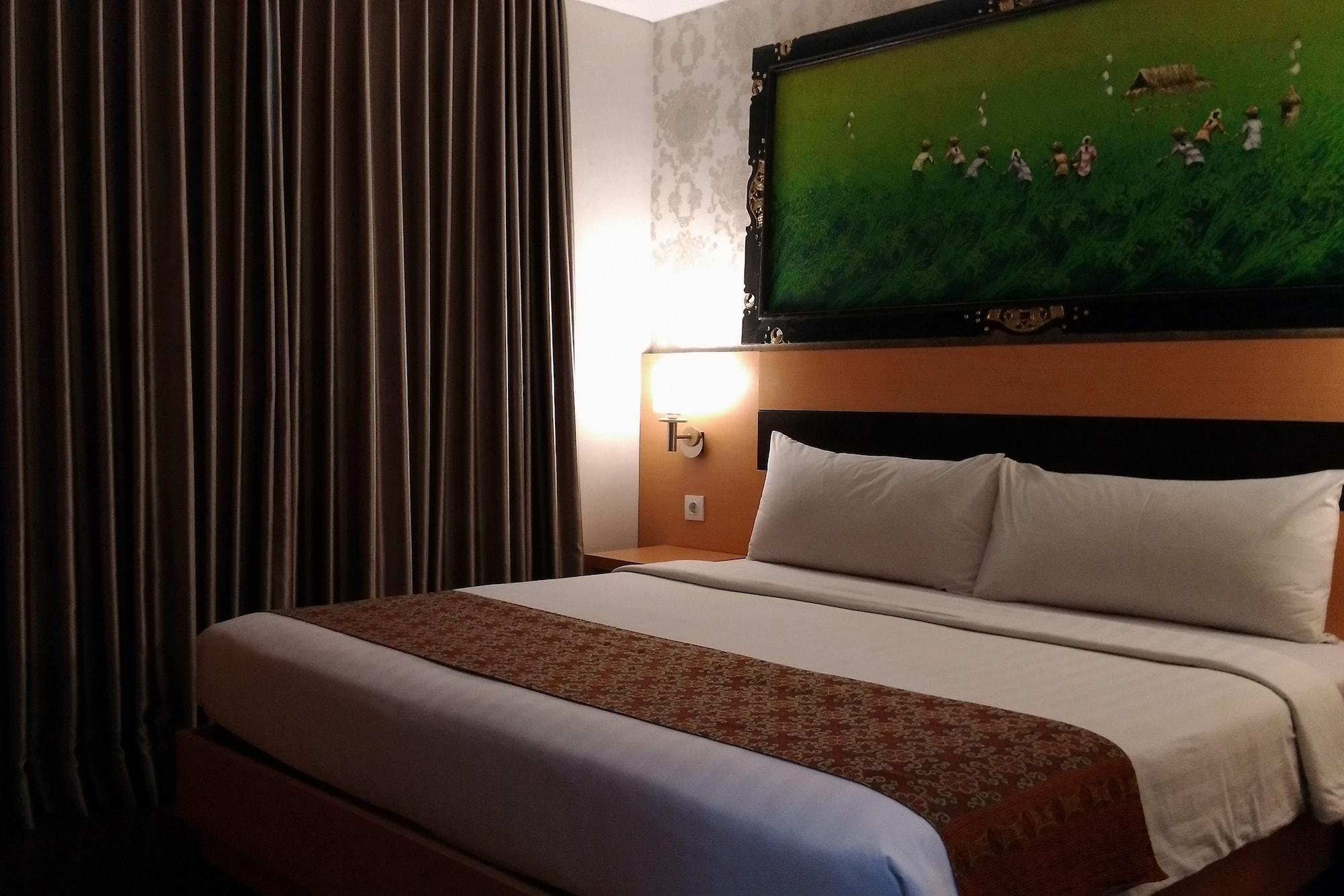 Grand Puri Saron Yogyakarta Hotell Eksteriør bilde
