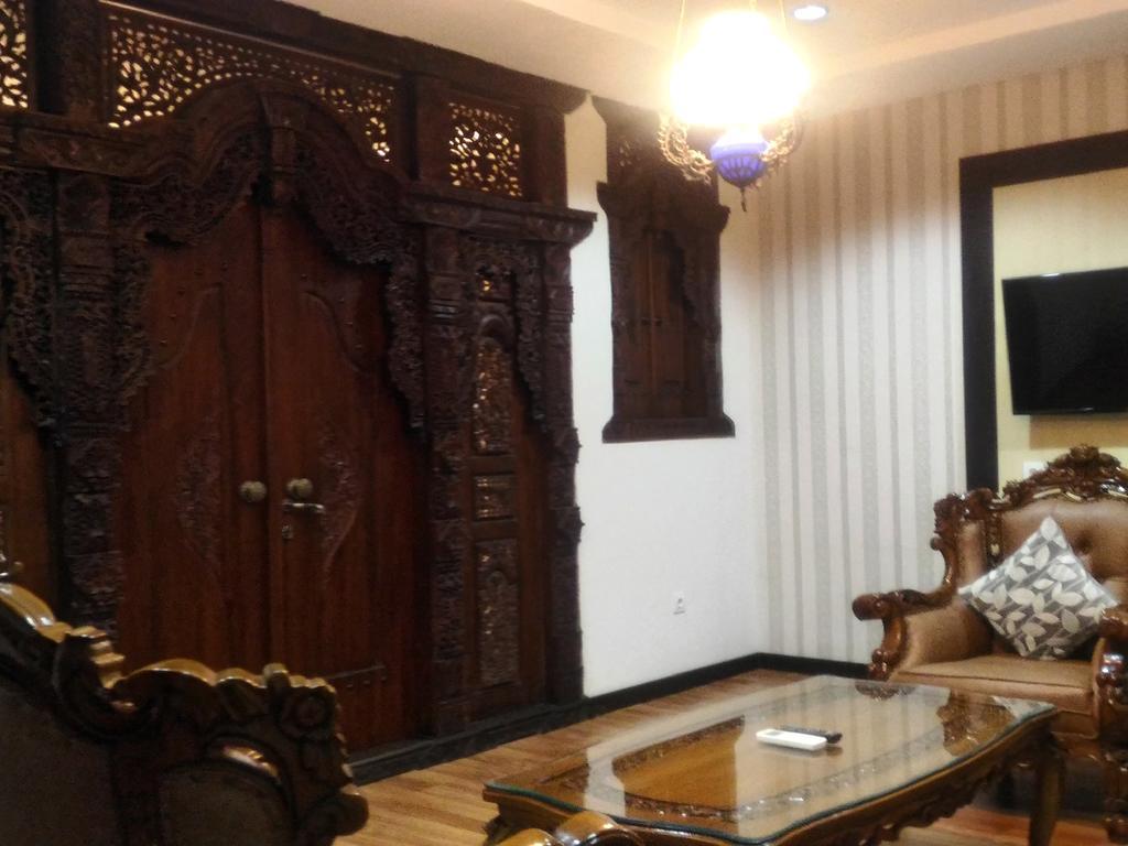 Grand Puri Saron Yogyakarta Hotell Eksteriør bilde