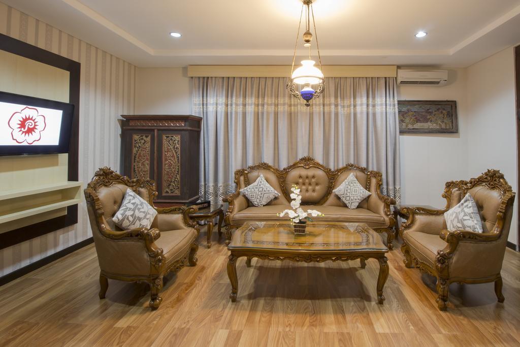 Grand Puri Saron Yogyakarta Hotell Eksteriør bilde