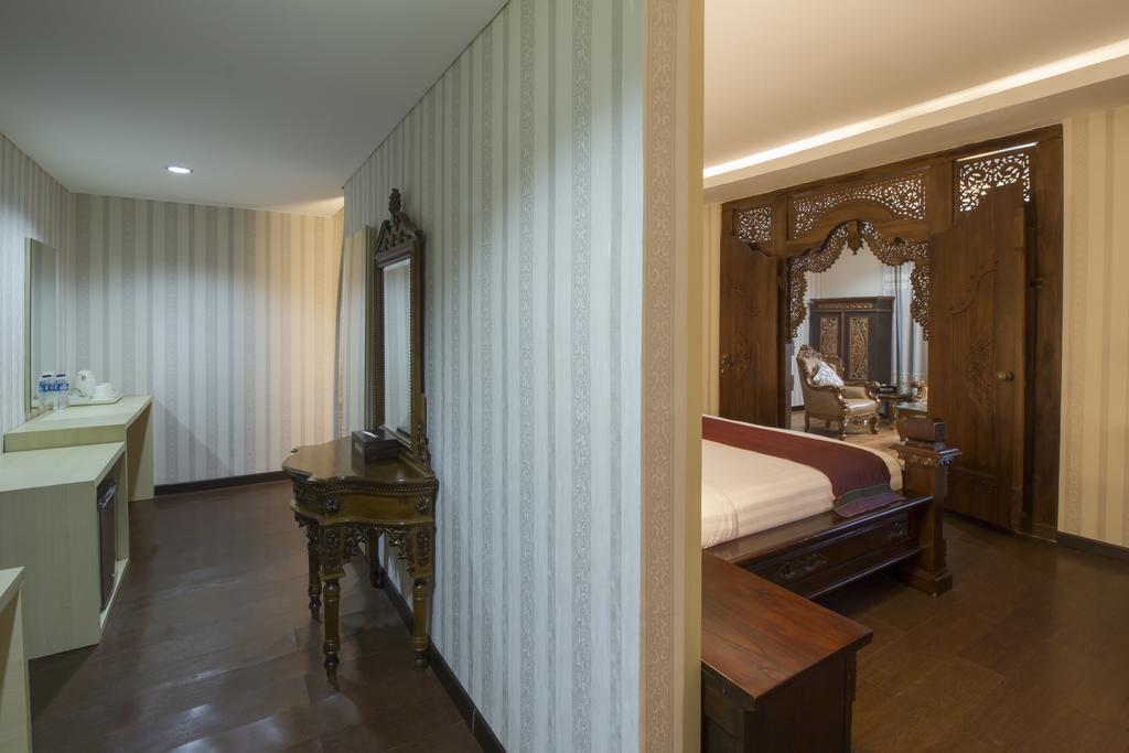 Grand Puri Saron Yogyakarta Hotell Eksteriør bilde
