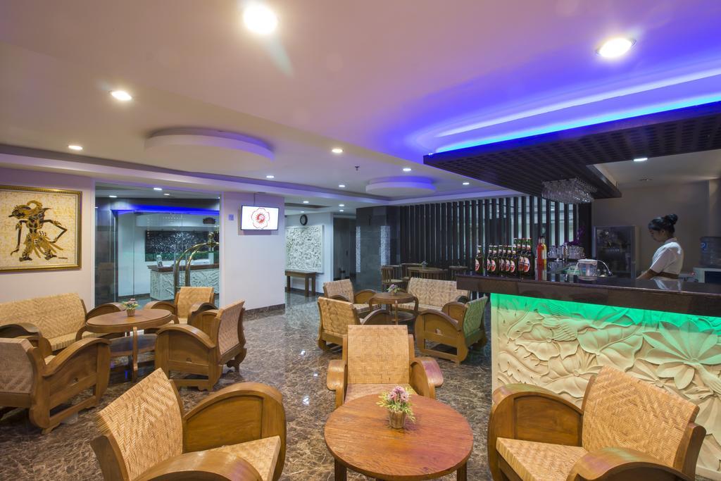 Grand Puri Saron Yogyakarta Hotell Eksteriør bilde