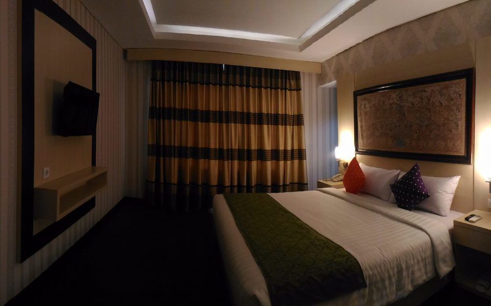 Grand Puri Saron Yogyakarta Hotell Eksteriør bilde